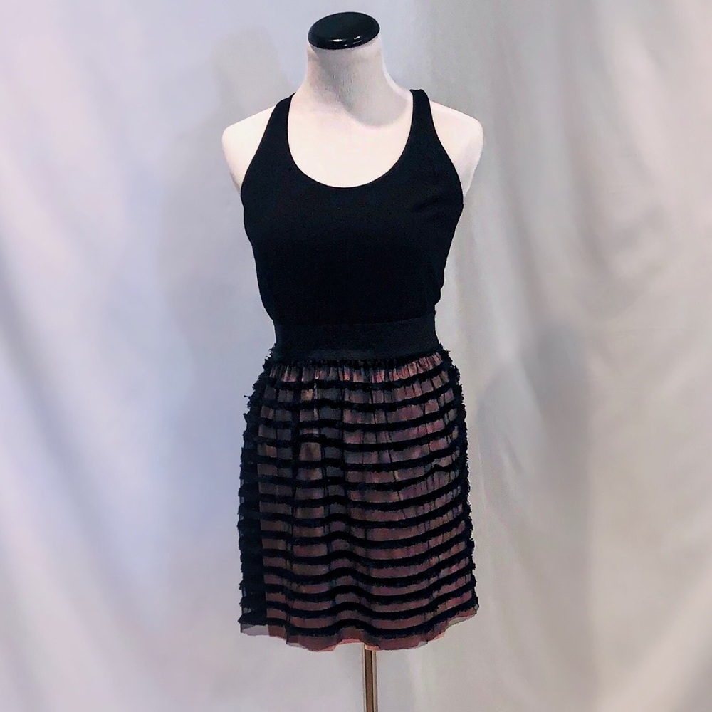 Sporty garden party dress black and pink!
